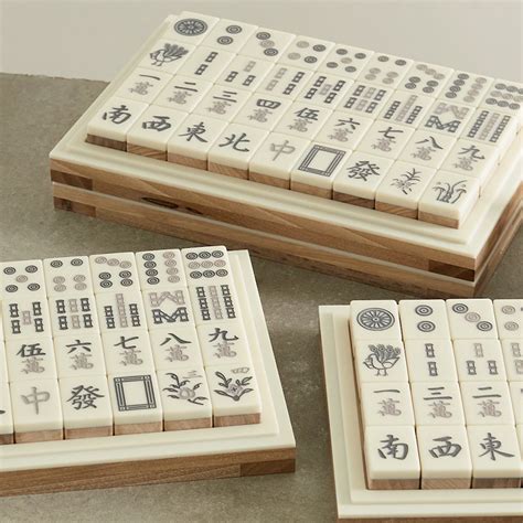 walnut mahjong set